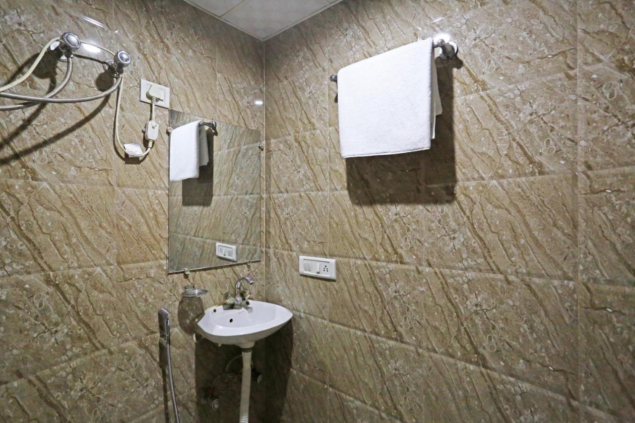 Hotel The Best Near Delhi Airport Neu-Delhi Exterior foto